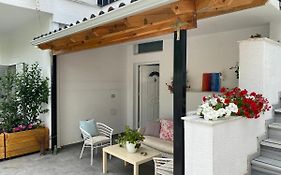 Lr Apartments